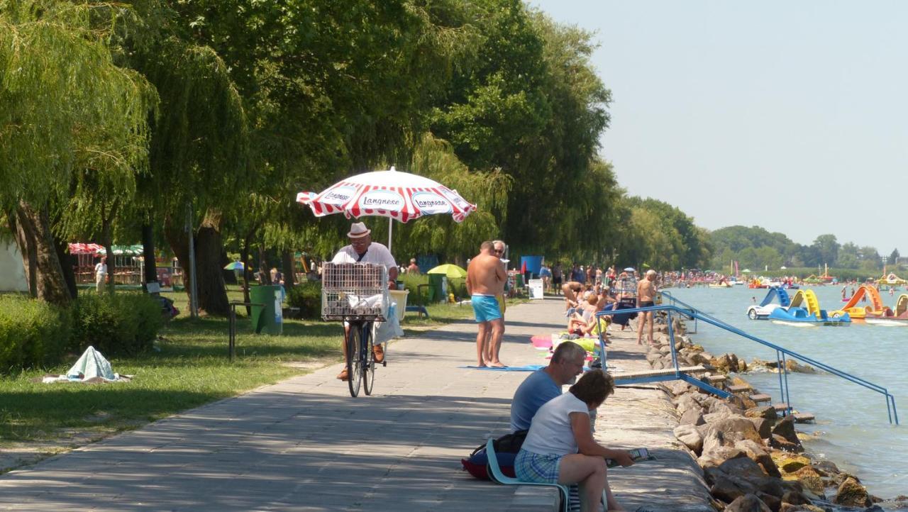 Toscana Lakeside Apartments I - II Family Friend Siófok Buitenkant foto